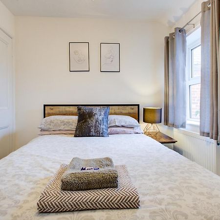 'Number 11' Central Colchester - Super Convenient 2 X Double Bed 1 X Single Bed Cottage Plus Office & Garden, 8 Min Walk Nth Station & Town Ctr, 2 Min Walk Local Shops & Restaurants 외부 사진