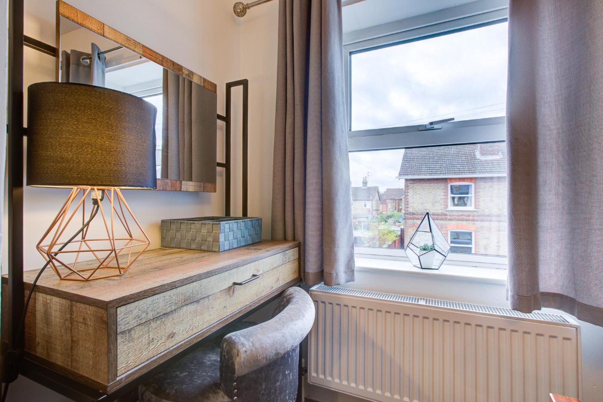 'Number 11' Central Colchester - Super Convenient 2 X Double Bed 1 X Single Bed Cottage Plus Office & Garden, 8 Min Walk Nth Station & Town Ctr, 2 Min Walk Local Shops & Restaurants 외부 사진