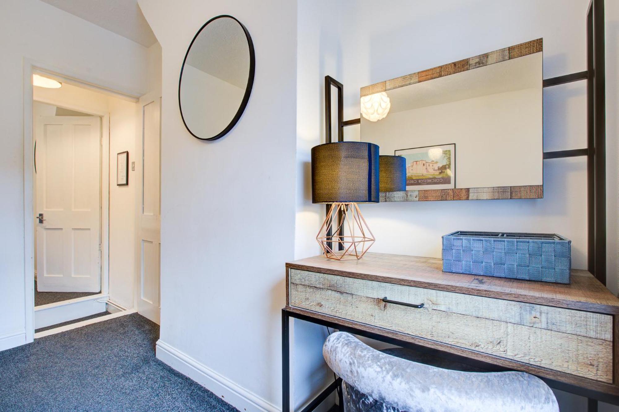 'Number 11' Central Colchester - Super Convenient 2 X Double Bed 1 X Single Bed Cottage Plus Office & Garden, 8 Min Walk Nth Station & Town Ctr, 2 Min Walk Local Shops & Restaurants 외부 사진