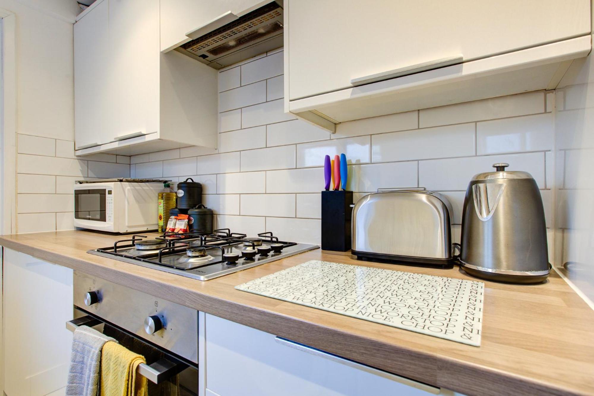 'Number 11' Central Colchester - Super Convenient 2 X Double Bed 1 X Single Bed Cottage Plus Office & Garden, 8 Min Walk Nth Station & Town Ctr, 2 Min Walk Local Shops & Restaurants 외부 사진