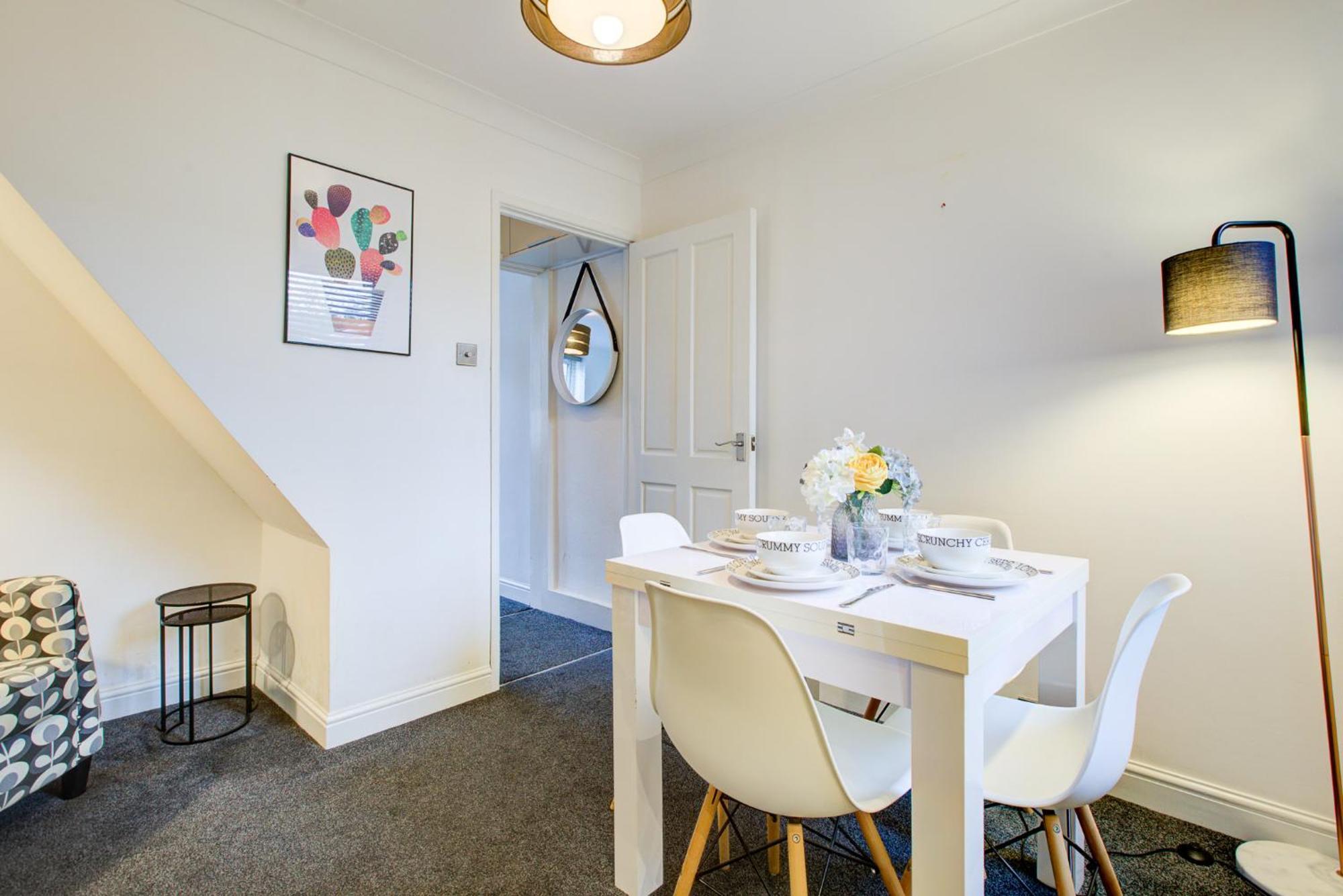 'Number 11' Central Colchester - Super Convenient 2 X Double Bed 1 X Single Bed Cottage Plus Office & Garden, 8 Min Walk Nth Station & Town Ctr, 2 Min Walk Local Shops & Restaurants 외부 사진