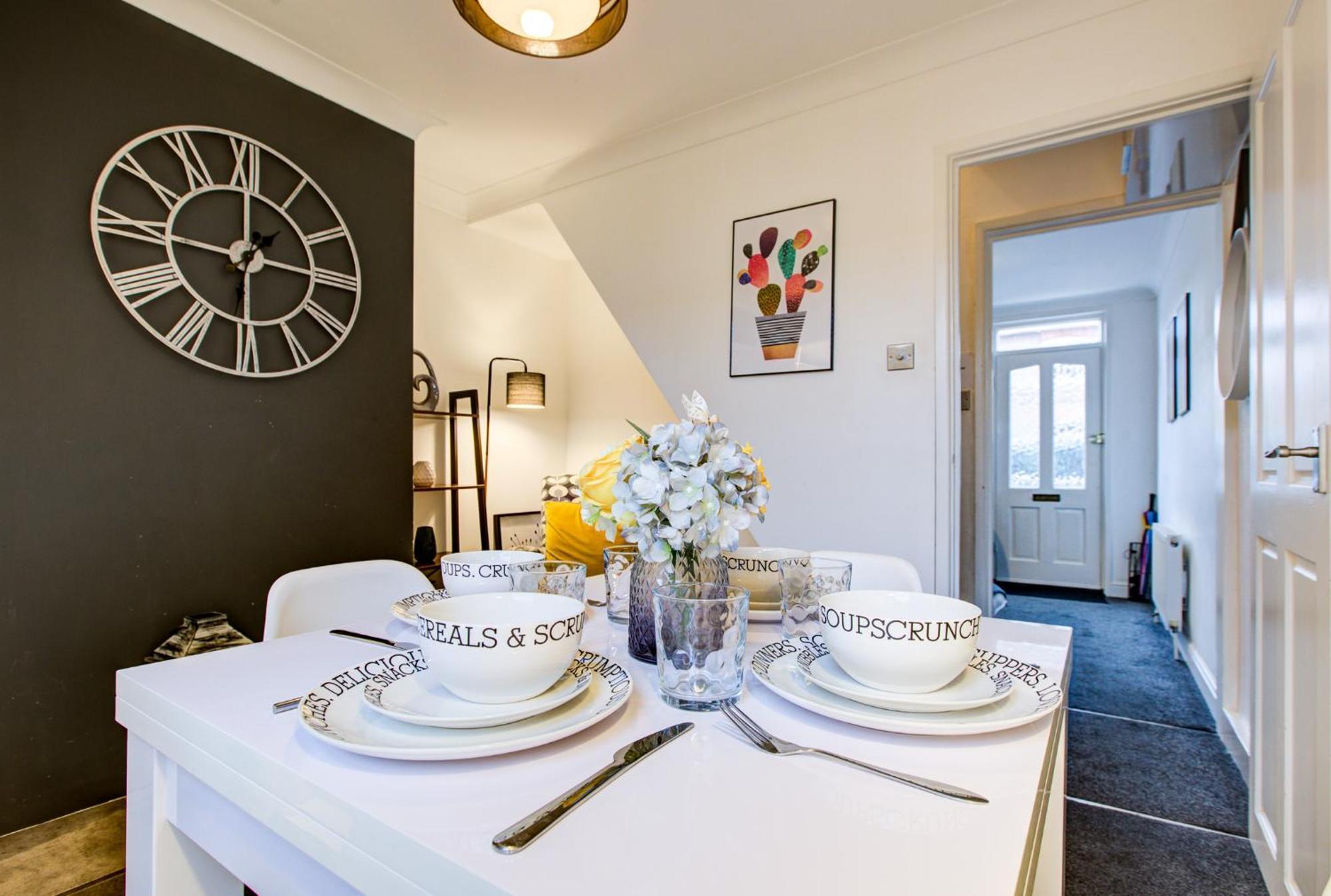 'Number 11' Central Colchester - Super Convenient 2 X Double Bed 1 X Single Bed Cottage Plus Office & Garden, 8 Min Walk Nth Station & Town Ctr, 2 Min Walk Local Shops & Restaurants 외부 사진