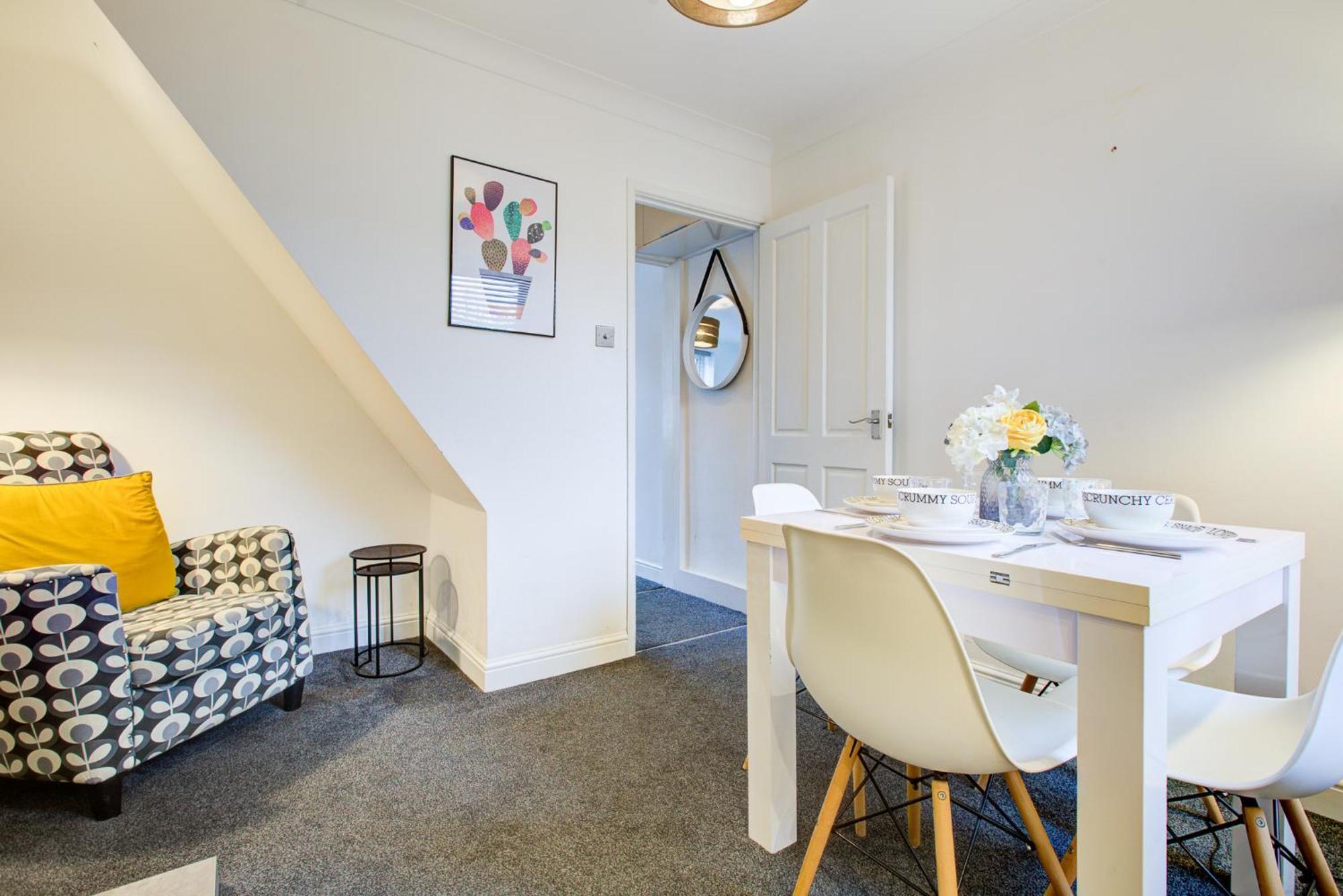 'Number 11' Central Colchester - Super Convenient 2 X Double Bed 1 X Single Bed Cottage Plus Office & Garden, 8 Min Walk Nth Station & Town Ctr, 2 Min Walk Local Shops & Restaurants 외부 사진