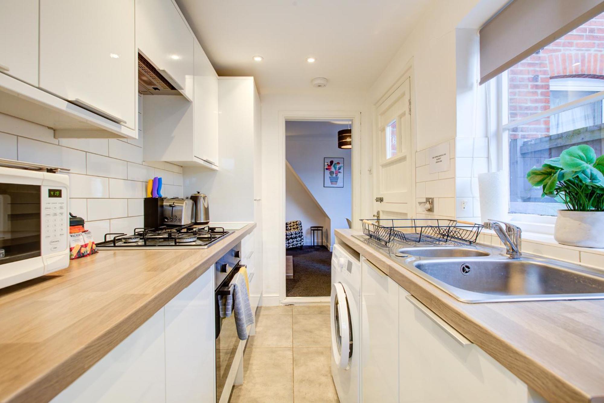 'Number 11' Central Colchester - Super Convenient 2 X Double Bed 1 X Single Bed Cottage Plus Office & Garden, 8 Min Walk Nth Station & Town Ctr, 2 Min Walk Local Shops & Restaurants 외부 사진